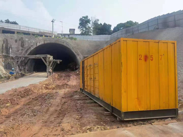 长岭发电机出租自启装置的工作原理是什么？