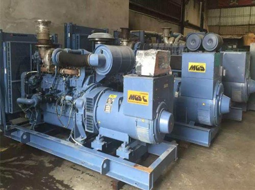 长岭发电机组带负载降电压是什么原因照成的？