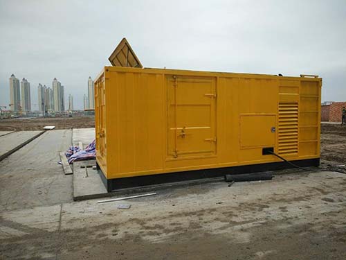 长岭合同中关于乙方责任导致工期延误的赔偿标准应该如何制定？